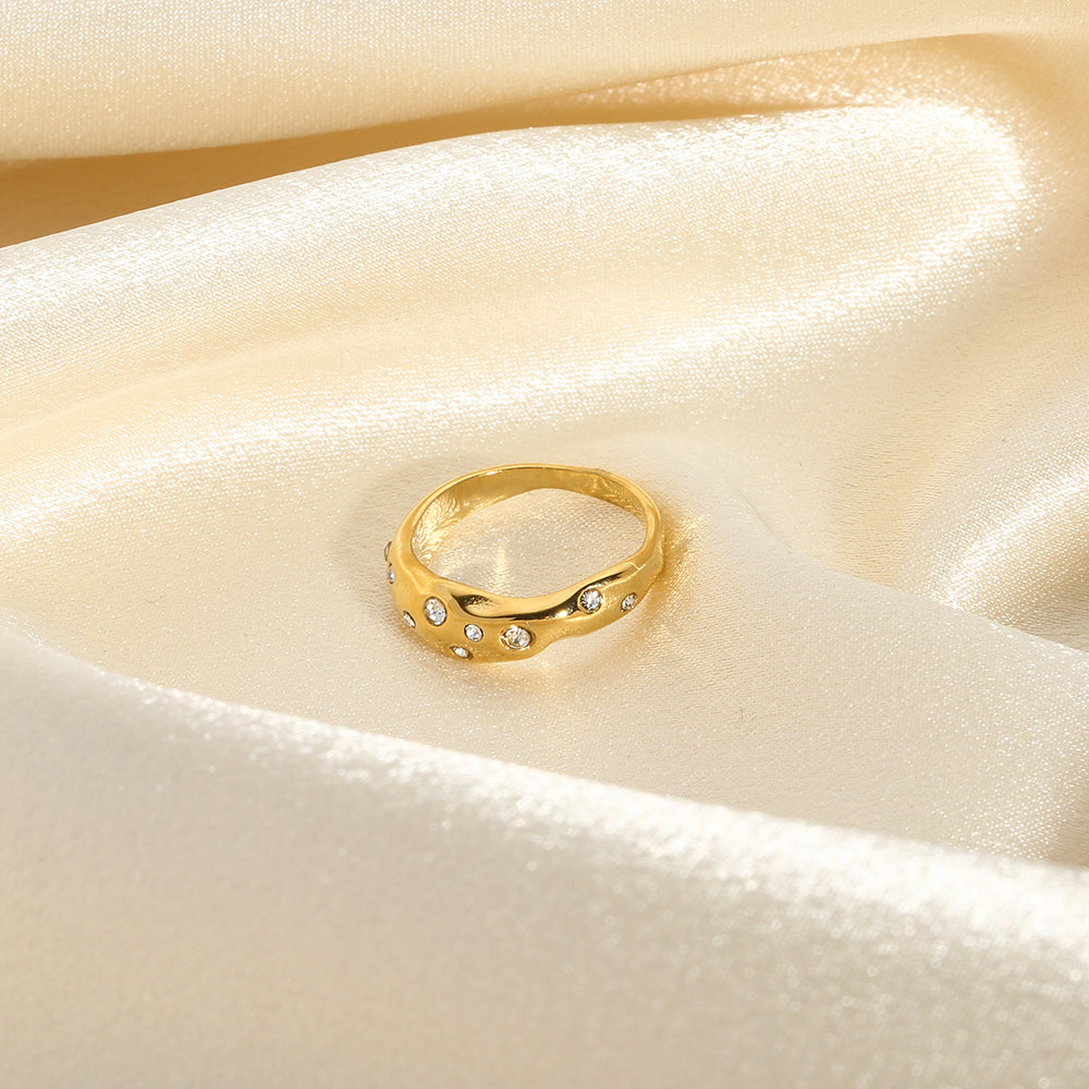 Snake-Shape Ring GliaGrove