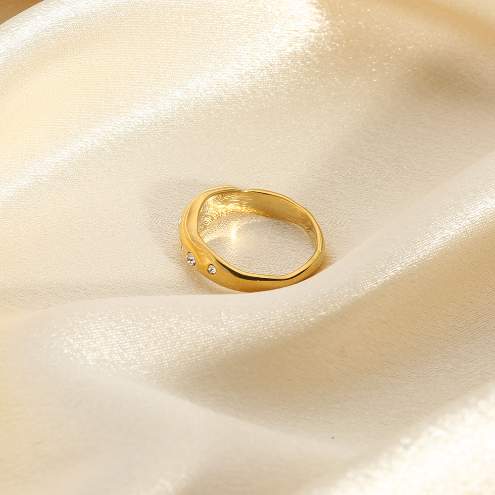 Snake-Shape Ring GliaGrove