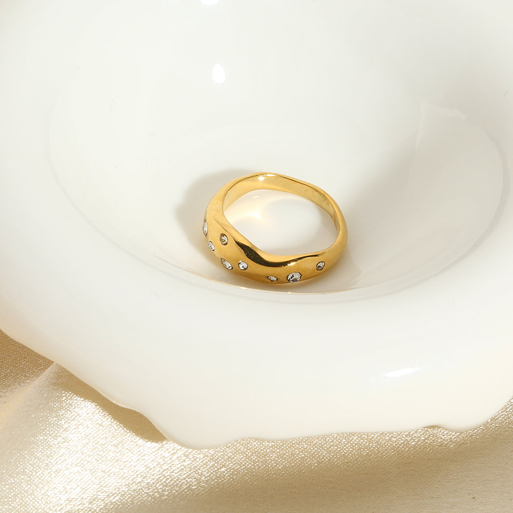 Snake-Shape Ring GliaGrove