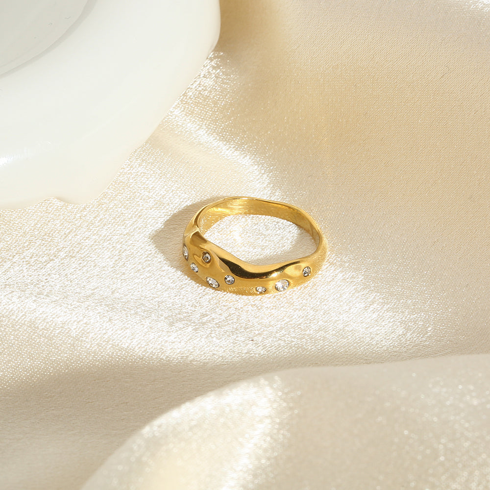 Snake-Shape Ring GliaGrove
